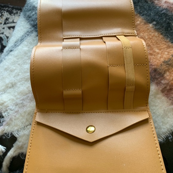 Glass Ladder & Co. Katherine Tech Organizer Roll in Honey - Picture 5 of 10